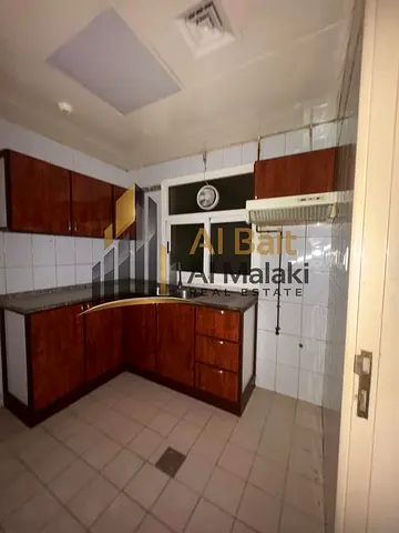 Spacious 1BHK with central AC and one bathroom