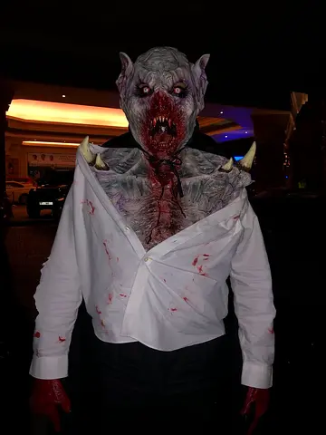 A SUPER SCARY HALLOWEEN CUSTOME FOR SALE - (UNISEX) - PREVIOUS CUSTOME PARTY WINNER 1ST PRIZE!!!
