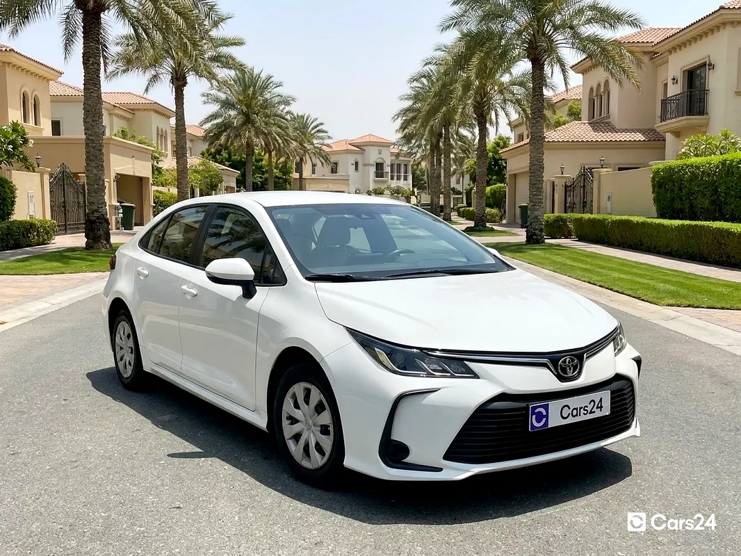 Toyota Corolla 2023 — photo 1 of 13