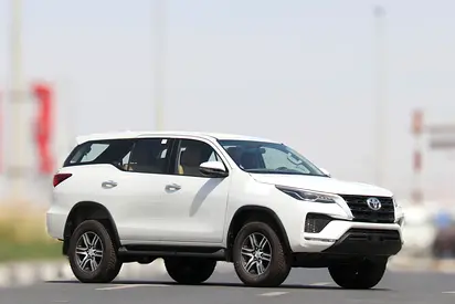 2026 Toyota FORTUNER 照片 4