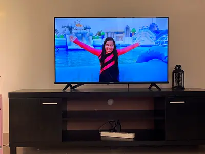 43 inch LED Smart TV in Excellent Working Condition with TV unit