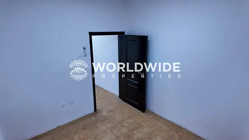 10 وحدة سكنية متاحة للموظفين التنفيذيين، تتكون من غرفة نوم واحدة وصالة، في منطقة الجرف الصناعية 1، بالقرب من مركز تشاينا مول التجاري.