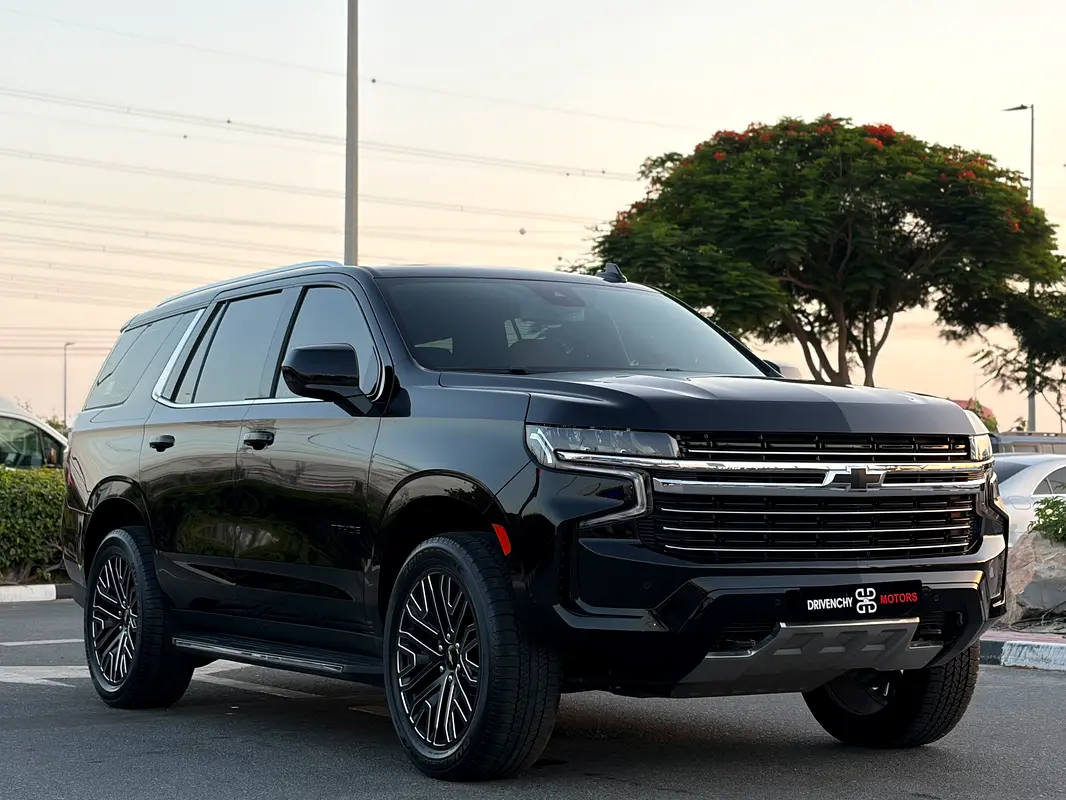 Chevrolet Tahoe 2023 — photo 1 of 17