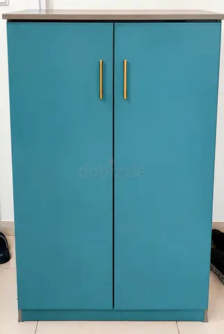 Shoe cabinet