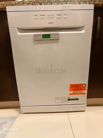 Whirlpool freestanding 2 rack dishwasher - good working new condition