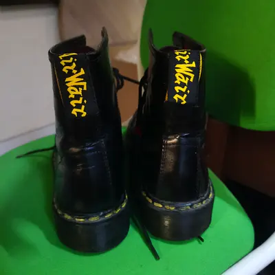 Dr. Martens unisex size 38 slightly used good as new