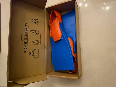 Brand new Swimming Fins / Flippers - Size EU 37-39, US 5-7