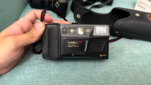 Yashica T3 35mm Point  Shoot Film Camera - With Case (Fully tested)