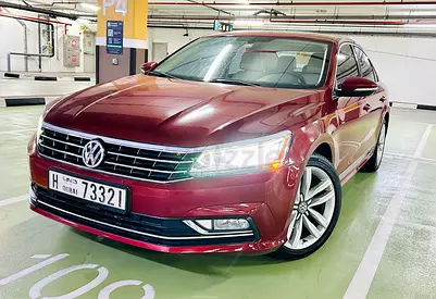 2017 NEW LOOK PASSAT HIGHLINE SPORT 2.5L-5cylinders luxury and reliable- Excellent condition 100%