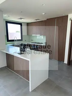Corner Unit \ Prime Location \ 4X Duplix