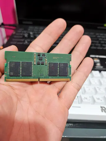 SAMSUNG 8GB DDR5 5600 RAM