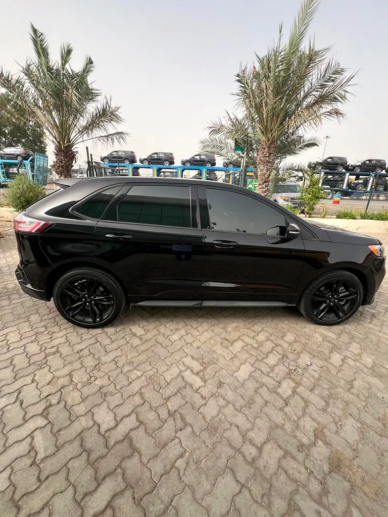 Ford Edge 2023 — photo 1 of 8
