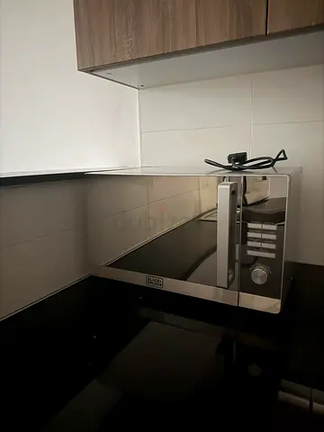 Black Decker microwave oven with grill
