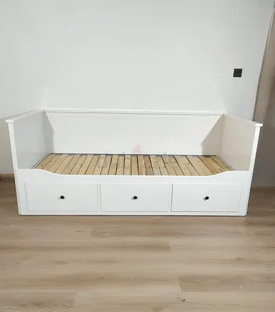 Ikea White Hemnes Daybed frame with Ikea mattress