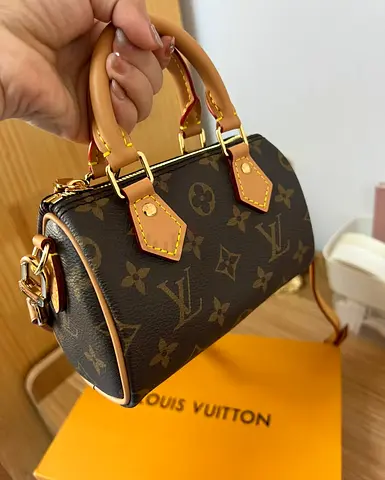 Louis Vuitton speedy mini size with shoulder strap can cross body
