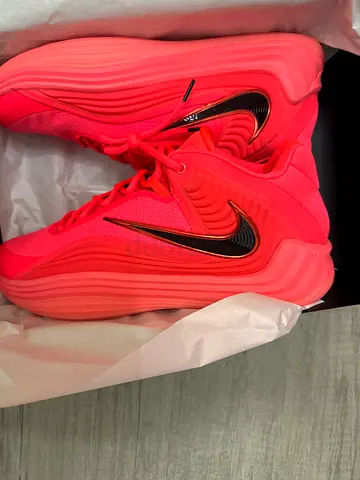 Nike freak 7 pink basketball shoes never used