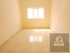 Ready to move apartment available prime location good family building with 2 washroom near Madina Ma