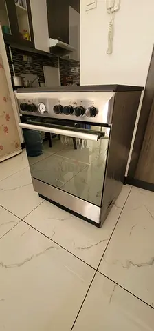 4 plate Electric Stove with Oven 
​