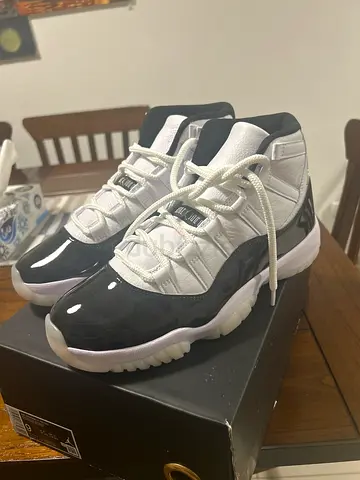 Jordan 11 Gratitude(high)  72-10(low) size 9 US