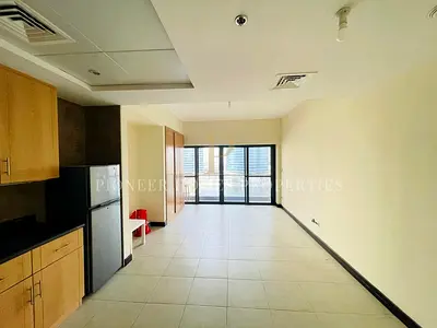 Lake View| Vacant| With Balcony| Without appliances