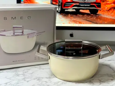 Smeg pot 24cm