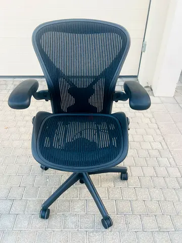 selling Herman miller Aeron chair size B