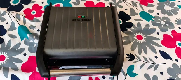 George Foreman Electric Grill - Compact Contact Grill, Good Working Condition