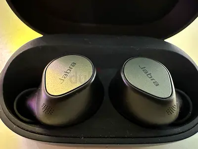 Jabra Elite 7 Pro with Charging Case - Good Condition