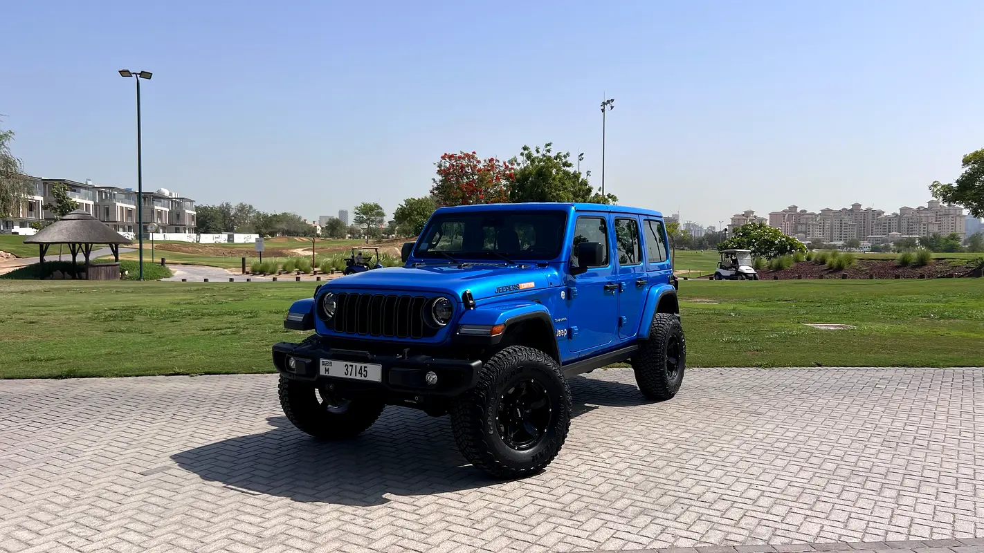 Jeep Wrangler Unlimited 2024 — photo 1 of 10