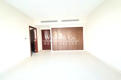 3 Beds | Close to the Entrance | Vacant