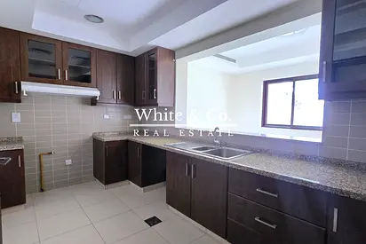 3 Beds | Close to the Entrance | Vacant