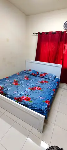 White wooden double bed frame 180 x 200 cm