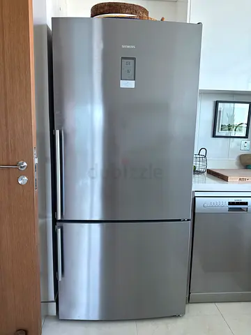 Siemens Stainless Steel Siemens Bottom Freezer 641 Litres-Excellent condition purchased in October.
