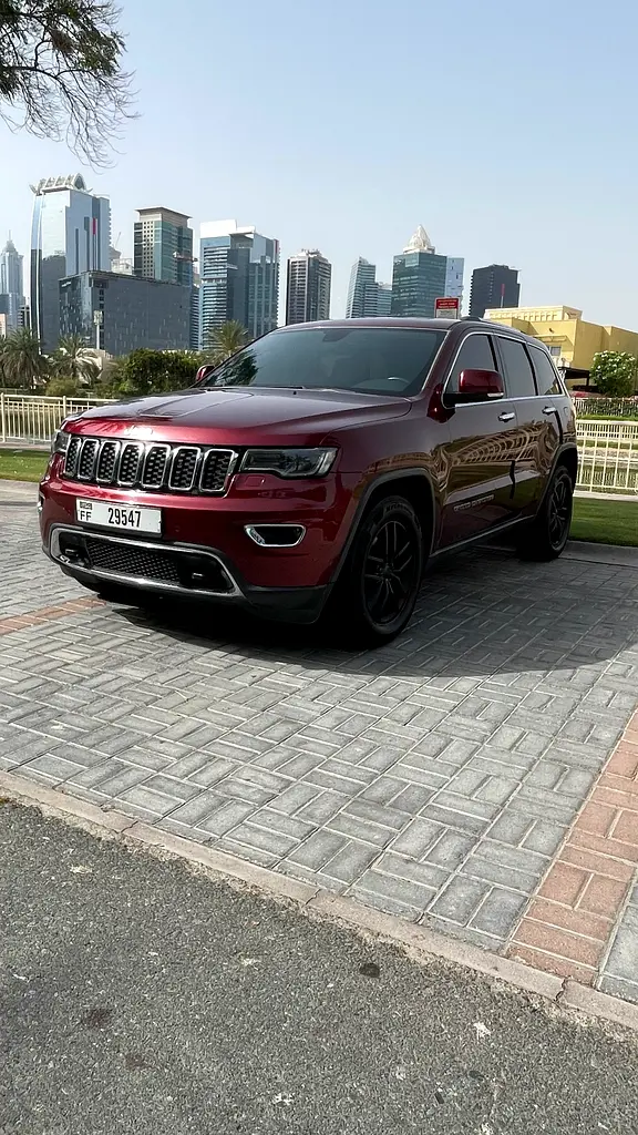 Jeep Grand Cherokee 2017 — photo 1 of 12