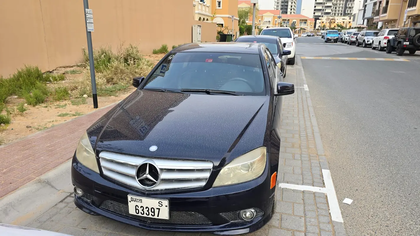 Mercedes-Benz C-Class 2010 — photo 1 of 4