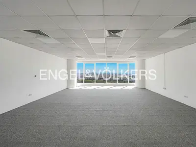 Grade A | Carpet Flooring | Race Course View