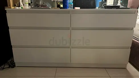 White 6-Drawer Dresser / Chest - Good Condition