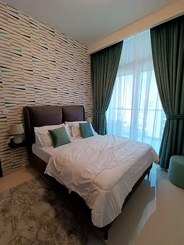 1 Bedroom + Stylish Living Room With Beautiful Canal View