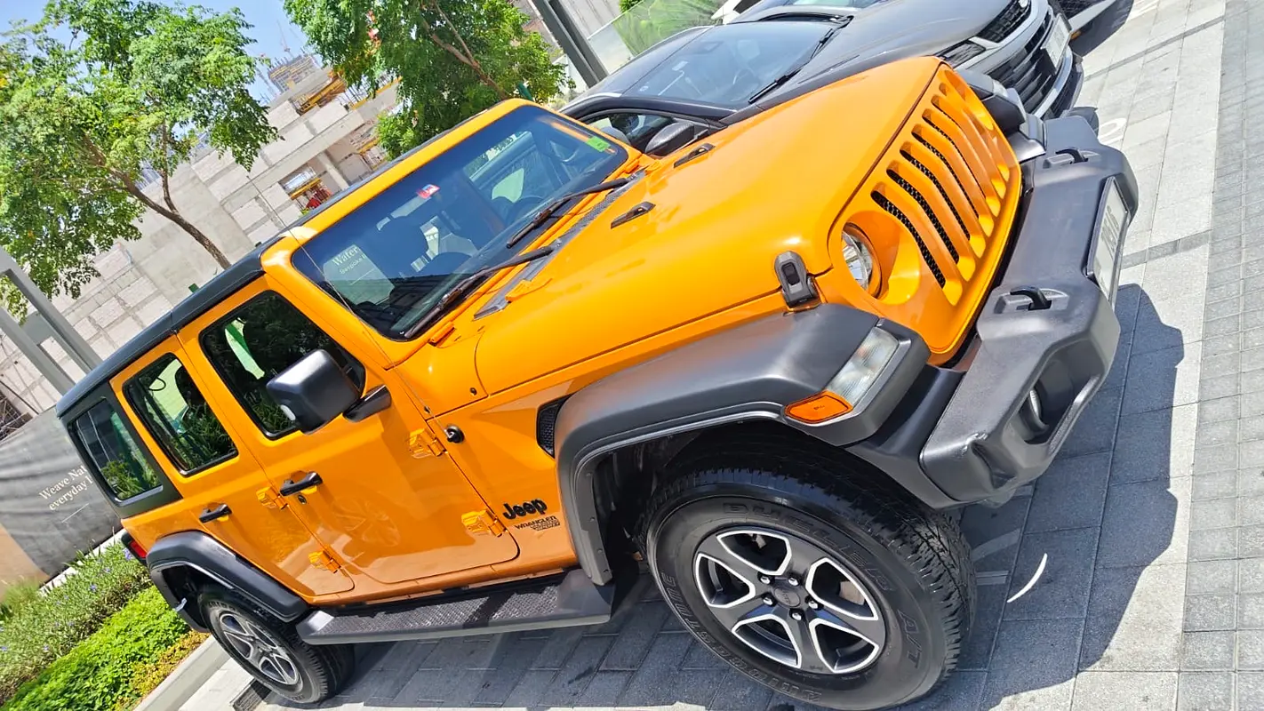 Jeep Wrangler 2021 — photo 1 of 8