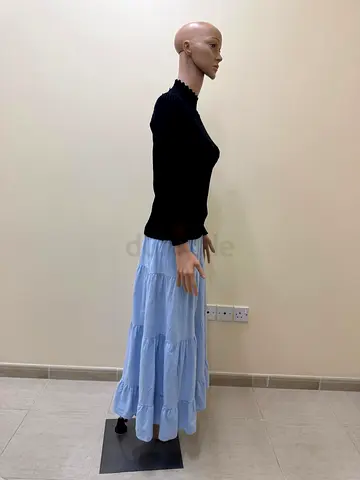 مانيكان كامل لعرض الملابس
