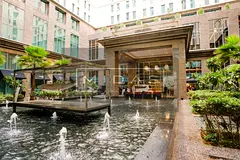 Prime Location I Luxury I Spacious I Near Mall