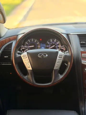 2019 Infiniti QX80 — фото 8