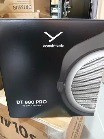 Beyerdynamic DT 880 Pro 250-ohm Semi-open Reference Studio Headphones