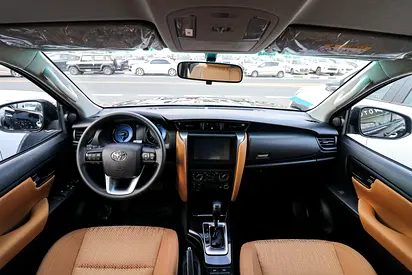 2026 Toyota FORTUNER 照片 8