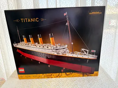 LEGO Titanic 10294 – Brand New Sealed, 9090 Pieces (18+)