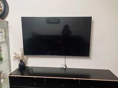 55-inch Hisense 4k TV - Wall Mounted, Great Condition