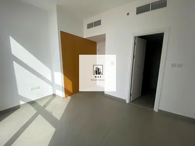 Specious luxury apartment for rent