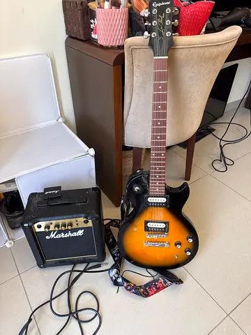 Epiphone Les Paul-style Electric Guitar with Small Marshall Amp - Sunburst