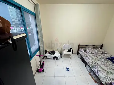 Room available For Couples/Excutive  Male or Females in Shabia 12