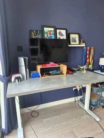 WORK SPACE Gaming Desk Excellent condition
